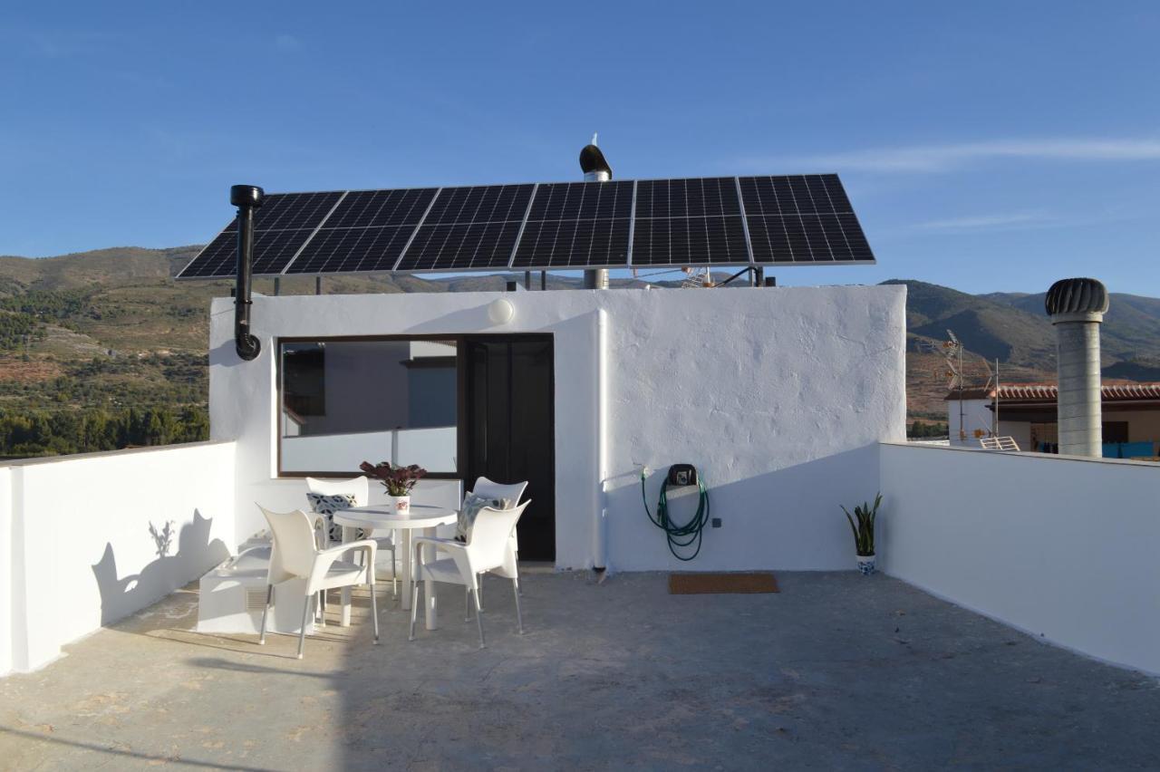 La Casa De La Buhardilla Villa Fondon Exterior photo