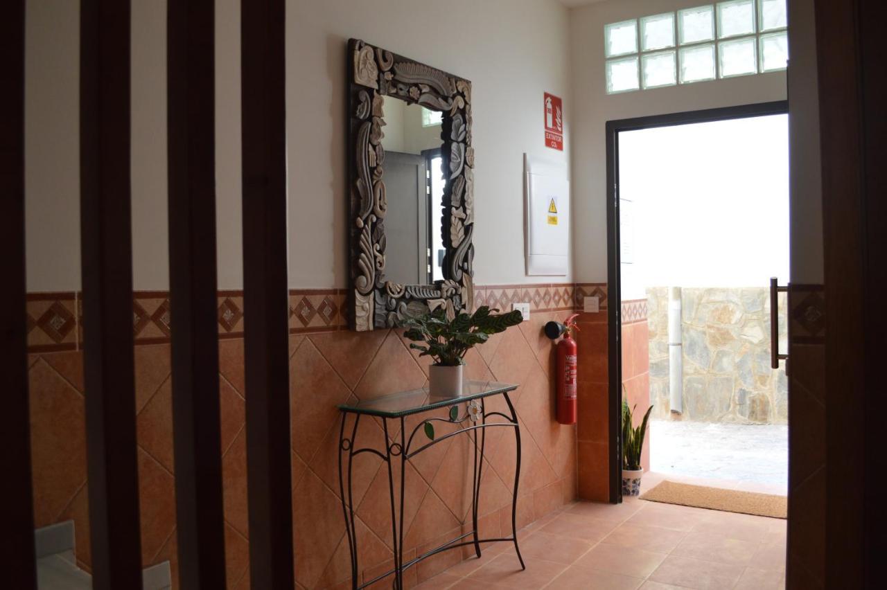 La Casa De La Buhardilla Villa Fondon Exterior photo